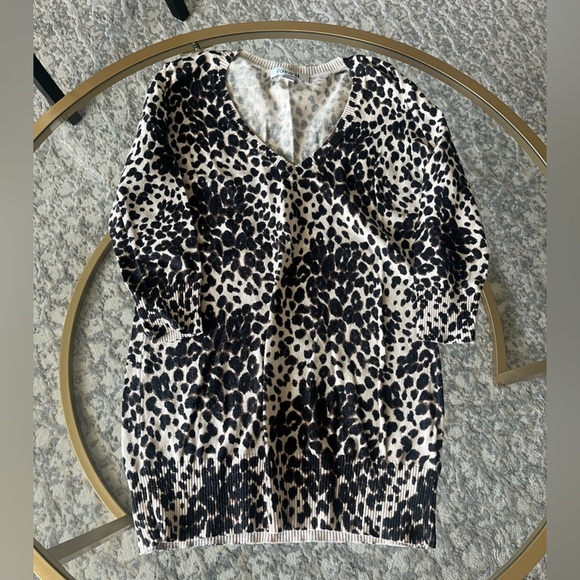 Forever 21 Black and Brown Sweatshirt with Asymmetrical Front - Picture 9 of 11